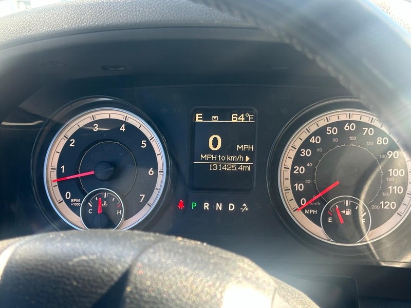 Ram 1500 Vehicle Full-screen Gallery Image 26