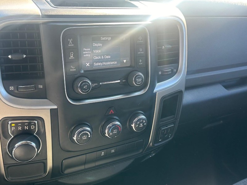 Ram 1500 Vehicle Full-screen Gallery Image 28