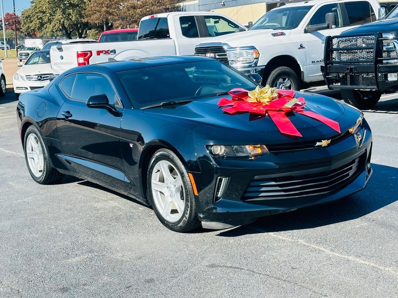 2016 Chevrolet Camaro 1LT photo 2