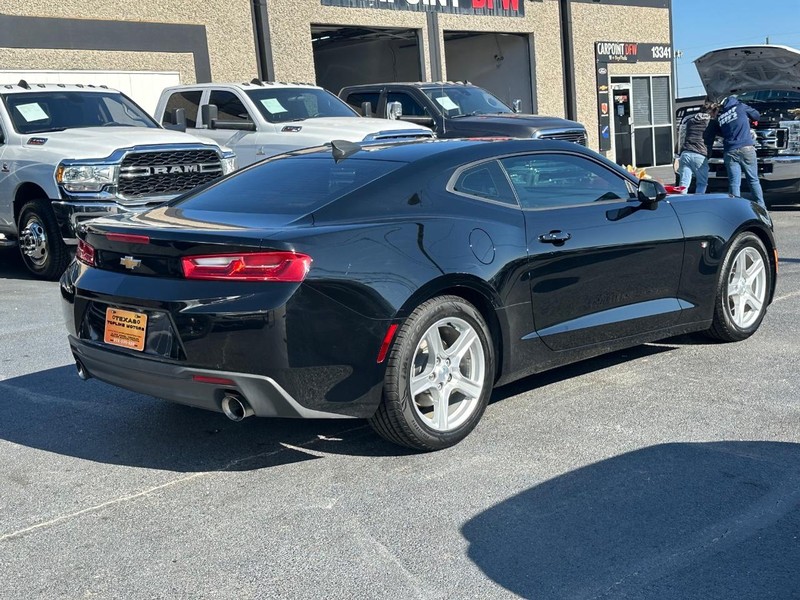 2016 Chevrolet Camaro 1LT photo 4