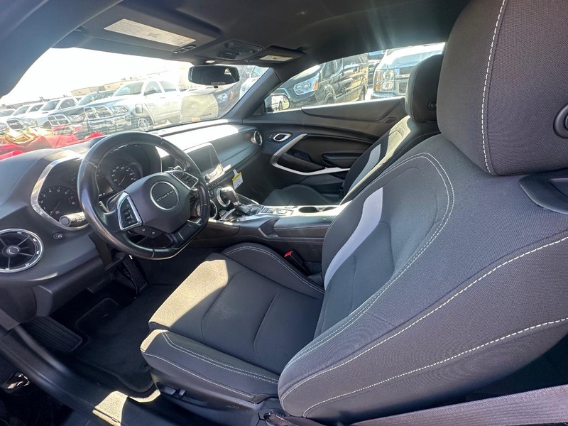 2016 Chevrolet Camaro 1LT photo 9