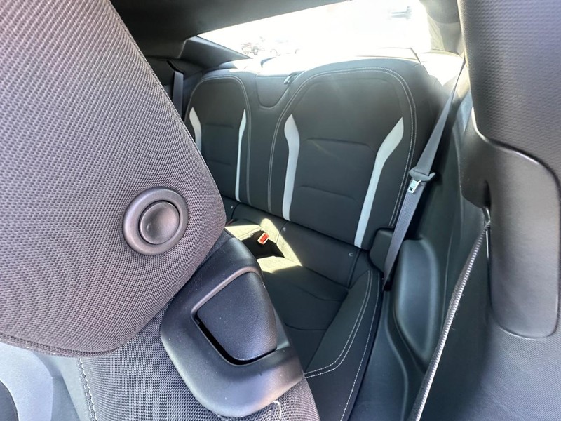 2016 Chevrolet Camaro 1LT photo 11