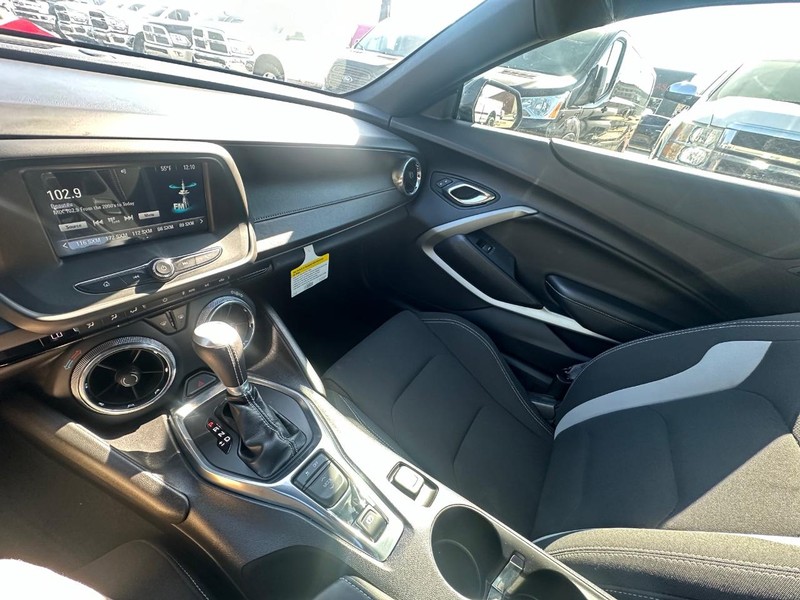 2016 Chevrolet Camaro 1LT photo 13