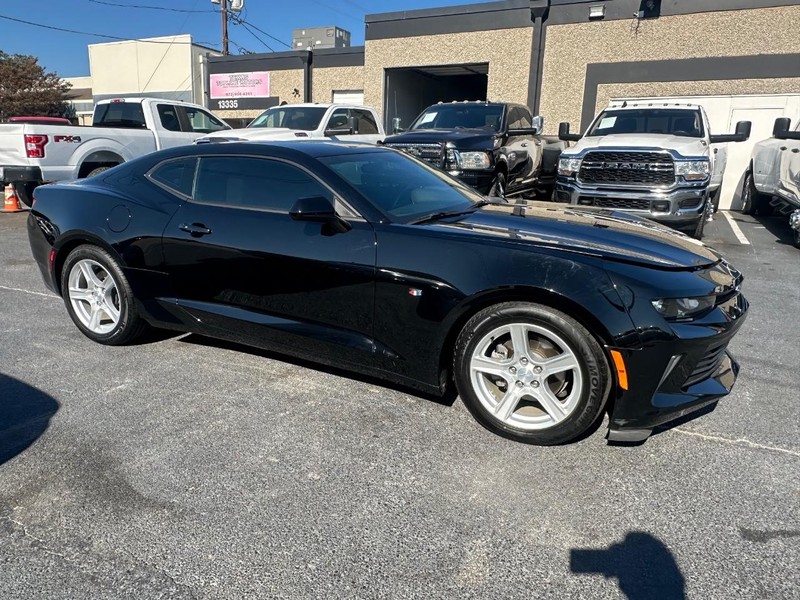 2016 Chevrolet Camaro 1LT photo 18