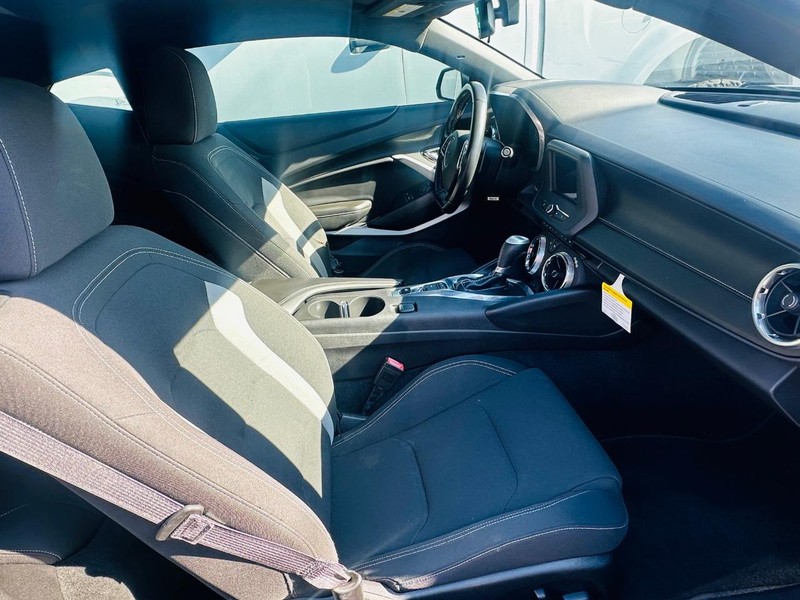 2016 Chevrolet Camaro 1LT photo 24