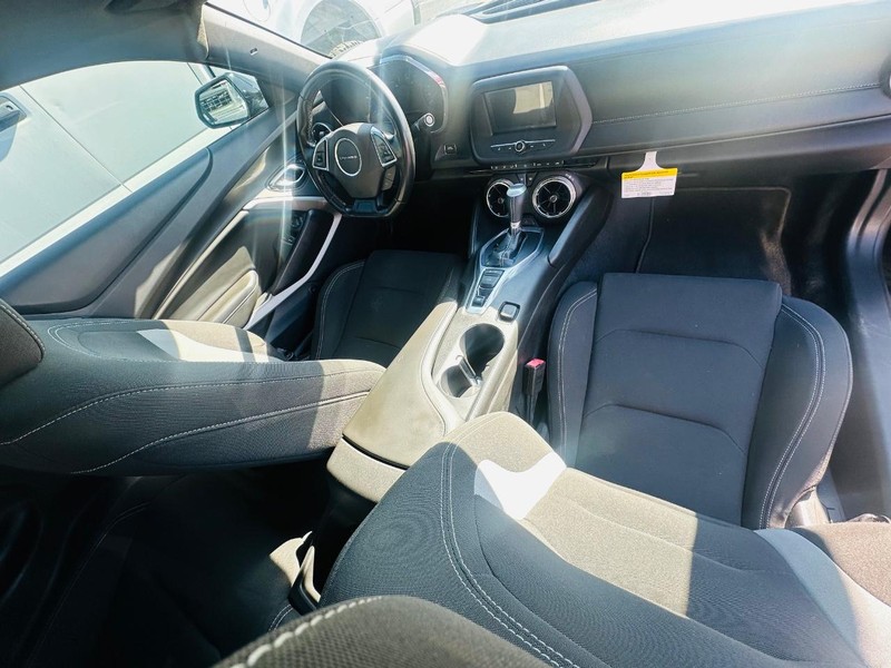2016 Chevrolet Camaro 1LT photo 26