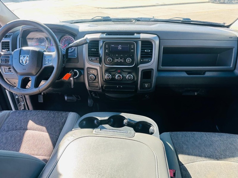 Ram 1500 Vehicle Full-screen Gallery Image 21