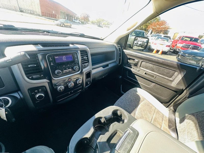 Ram 1500 Vehicle Full-screen Gallery Image 27