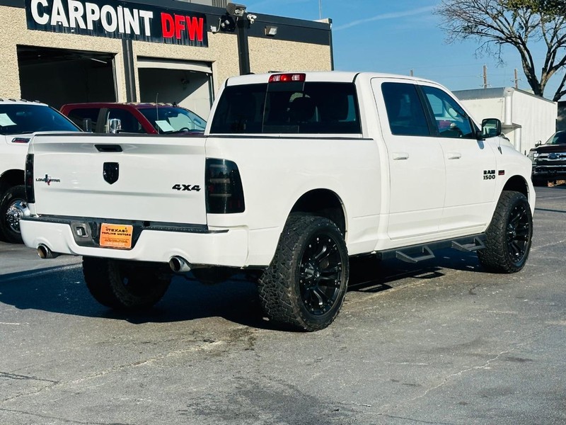 Ram 1500 Classic Vehicle Full-screen Gallery Image 4