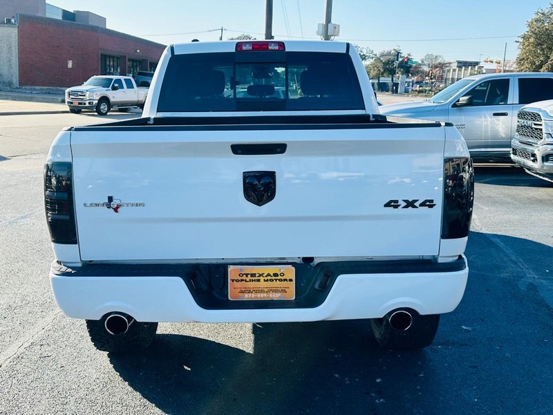 Ram 1500 Classic Vehicle Full-screen Gallery Image 15