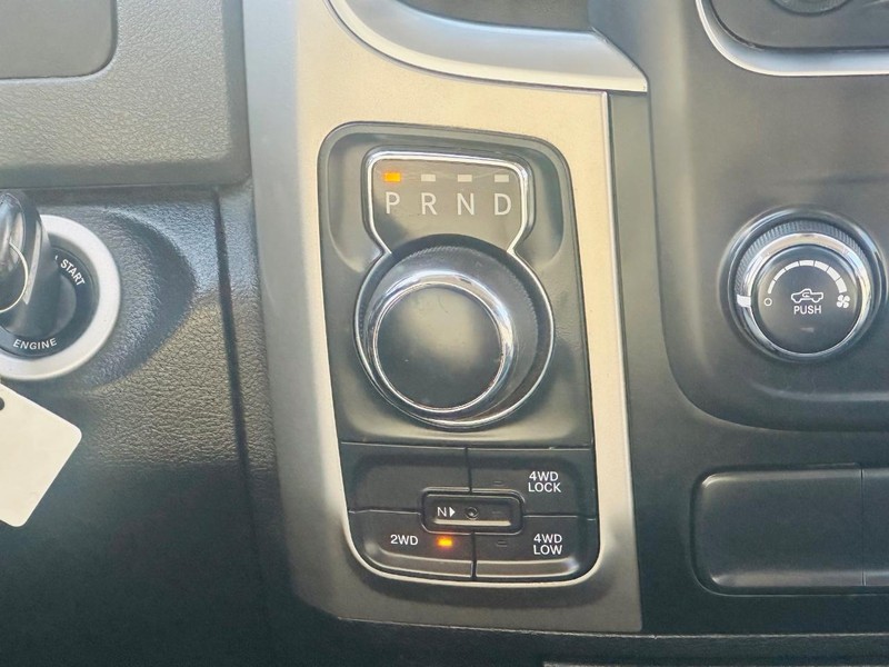 Ram 1500 Classic Vehicle Full-screen Gallery Image 31