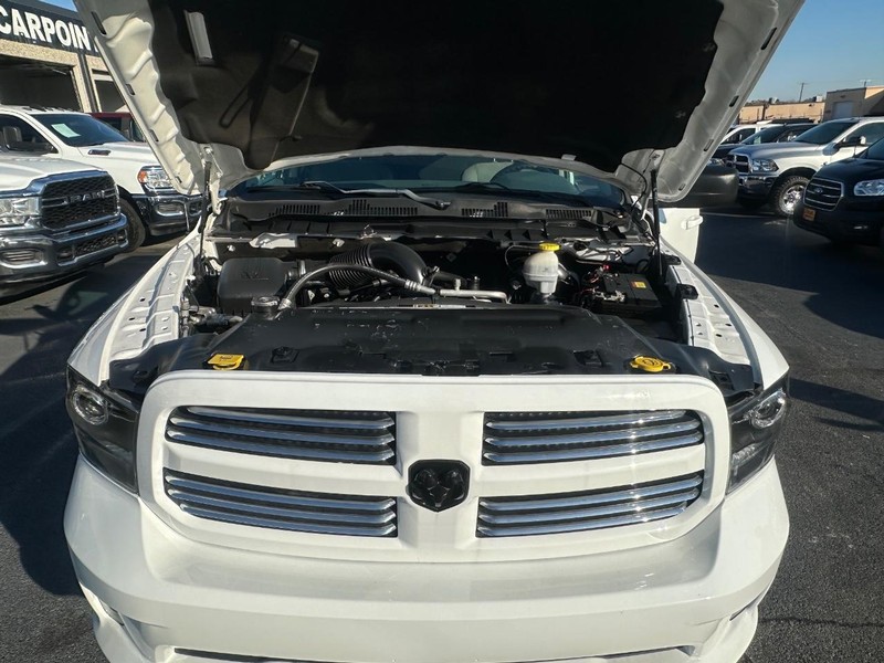 Ram 1500 Classic Vehicle Full-screen Gallery Image 33