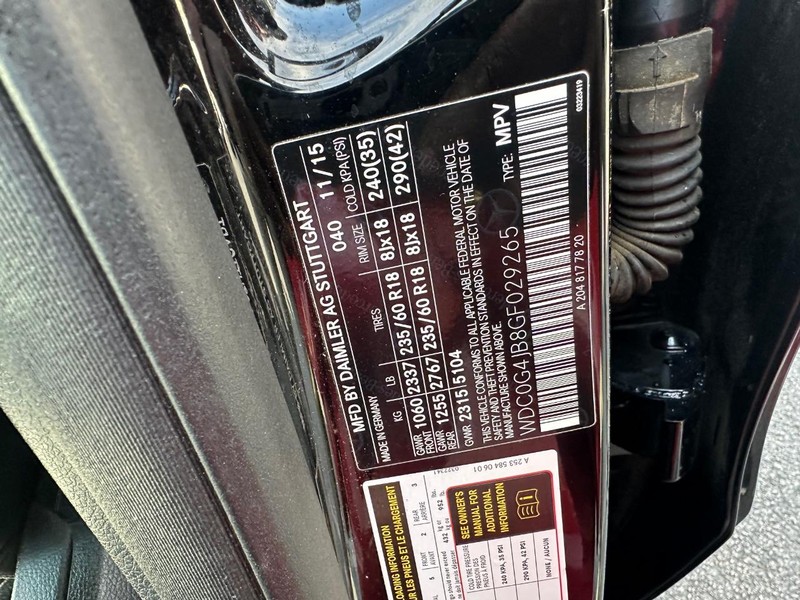 Mercedes-Benz GLC Vehicle Full-screen Gallery Image 18