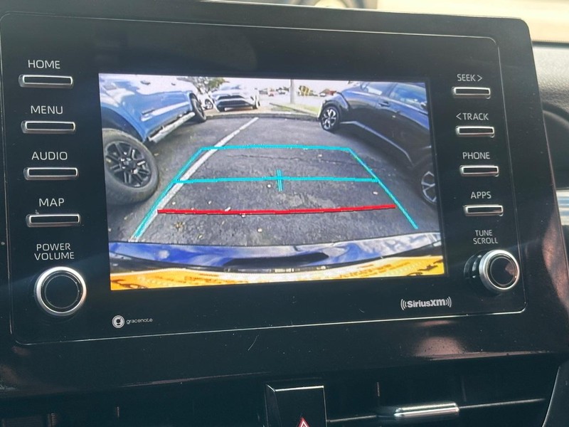 Toyota Camry Vehicle Full-screen Gallery Image 23