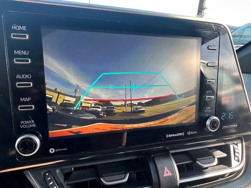 Toyota C-HR Vehicle Full-screen Gallery Image 22