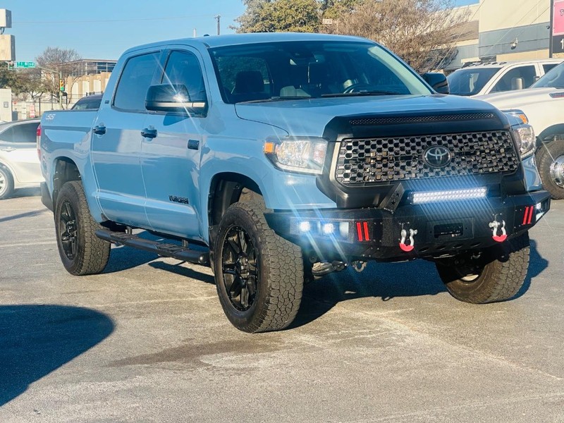 Toyota Tundra 2WD Vehicle Full-screen Gallery Image 03