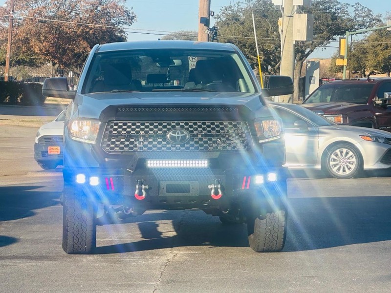 Toyota Tundra 2WD Vehicle Full-screen Gallery Image 04