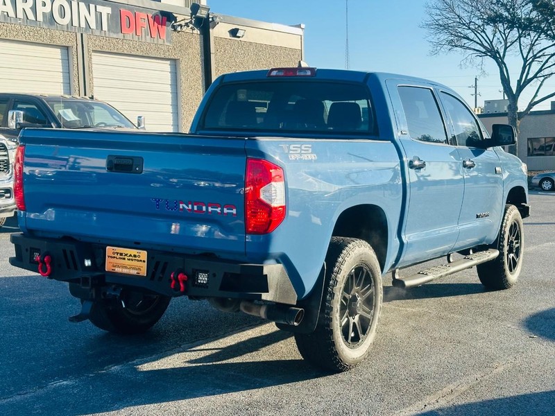 Toyota Tundra 2WD Vehicle Full-screen Gallery Image 06