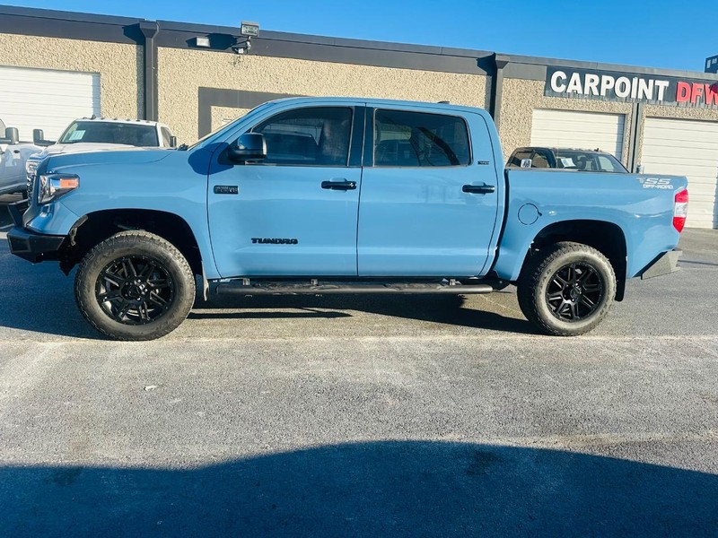 Toyota Tundra 2WD Vehicle Full-screen Gallery Image 11