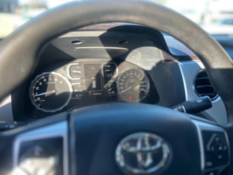 Toyota Tundra 2WD Vehicle Full-screen Gallery Image 16