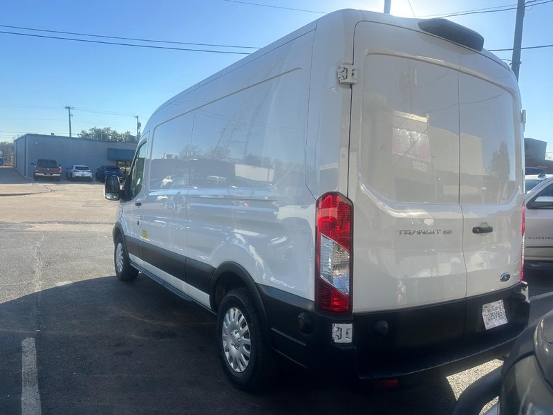 Ford Transit Van Vehicle Full-screen Gallery Image 05