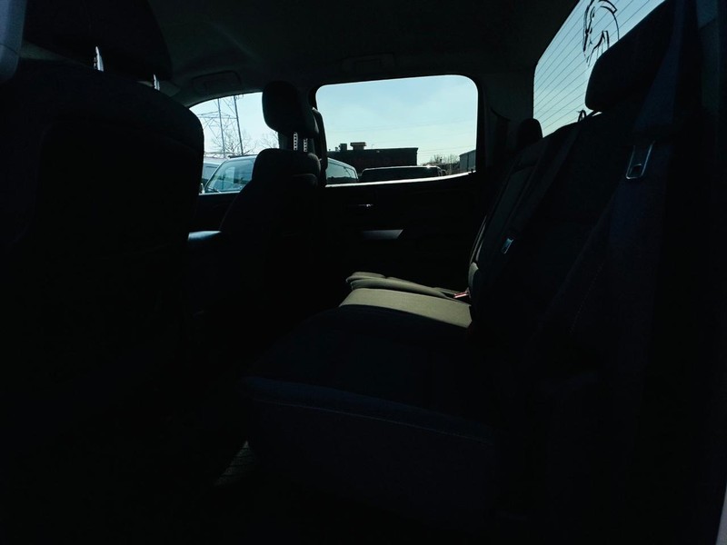 Chevrolet Silverado 1500 Vehicle Full-screen Gallery Image 14