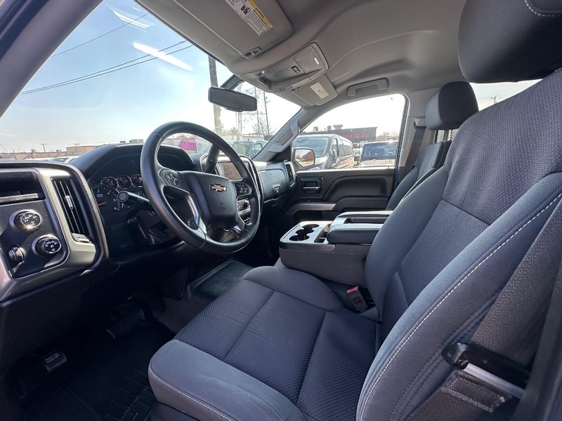 Chevrolet Silverado 1500 Vehicle Full-screen Gallery Image 19