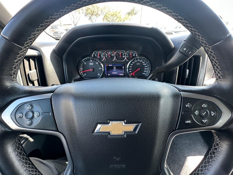 Chevrolet Silverado 1500 Vehicle Full-screen Gallery Image 21