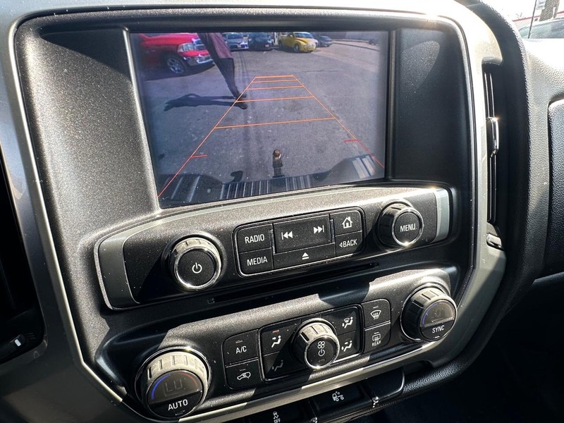 Chevrolet Silverado 1500 Vehicle Full-screen Gallery Image 22