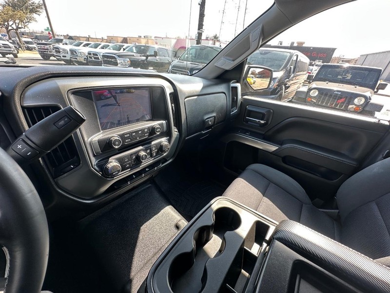 Chevrolet Silverado 1500 Vehicle Full-screen Gallery Image 23