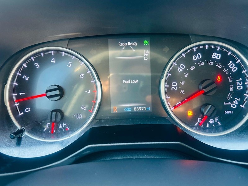 Toyota RAV4 Vehicle Full-screen Gallery Image 14