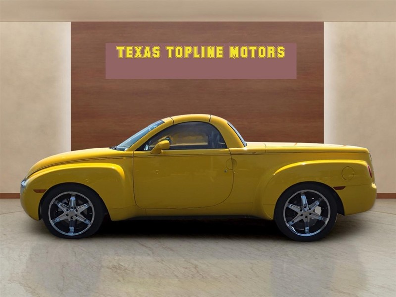 Chevrolet SSR Vehicle Full-screen Gallery Image 03