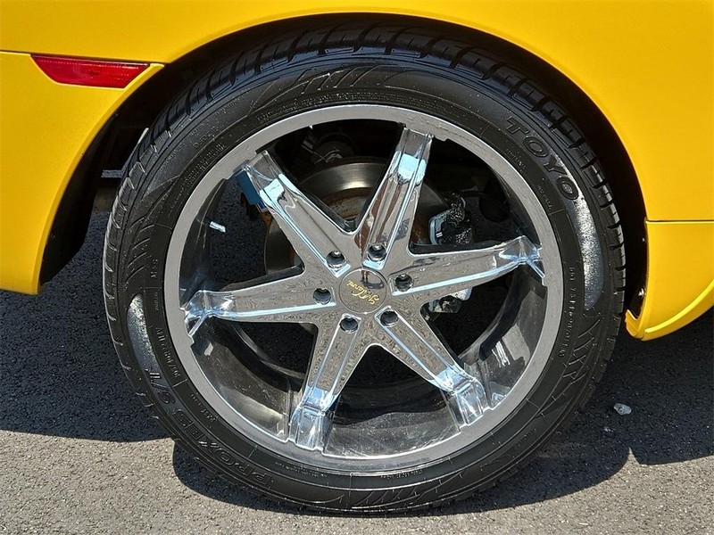 Chevrolet SSR Vehicle Full-screen Gallery Image 07