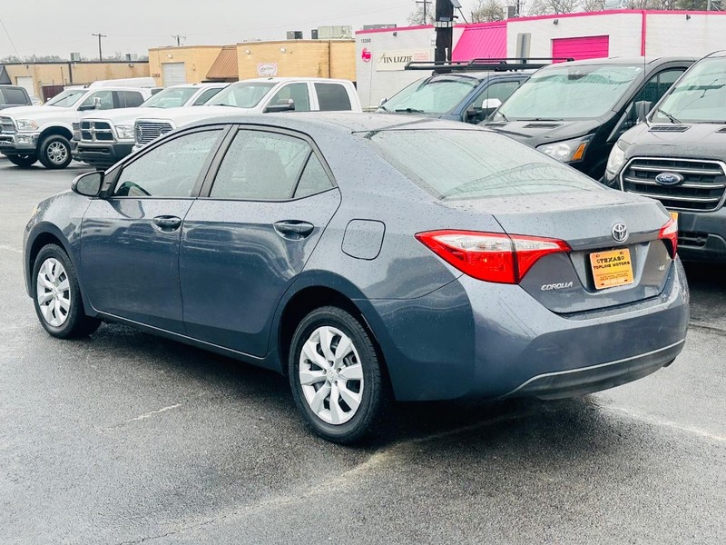 Toyota Corolla Vehicle Full-screen Gallery Image 8