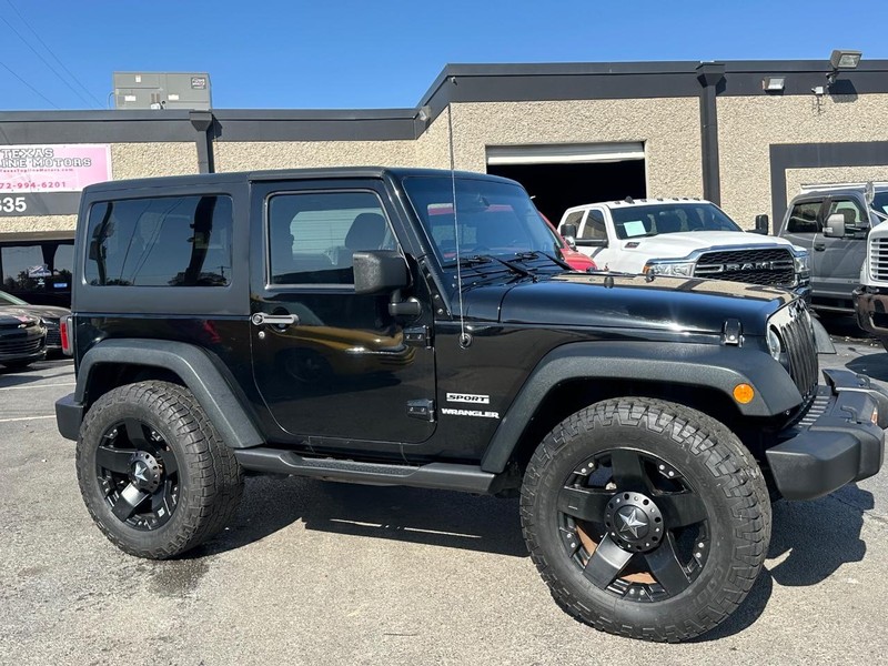 Jeep Wrangler Vehicle Full-screen Gallery Image 11