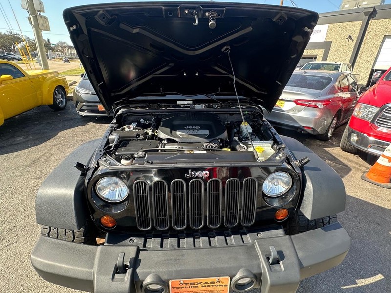 Jeep Wrangler Vehicle Full-screen Gallery Image 24