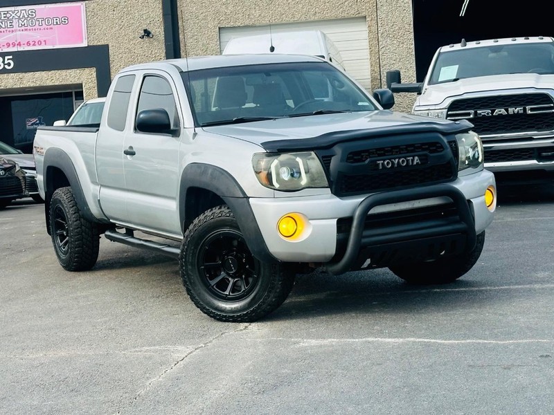 Toyota Tacoma Vehicle Full-screen Gallery Image 27