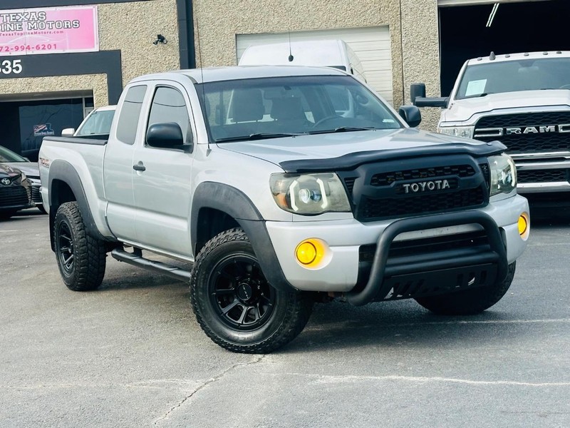 Toyota Tacoma Vehicle Full-screen Gallery Image 28