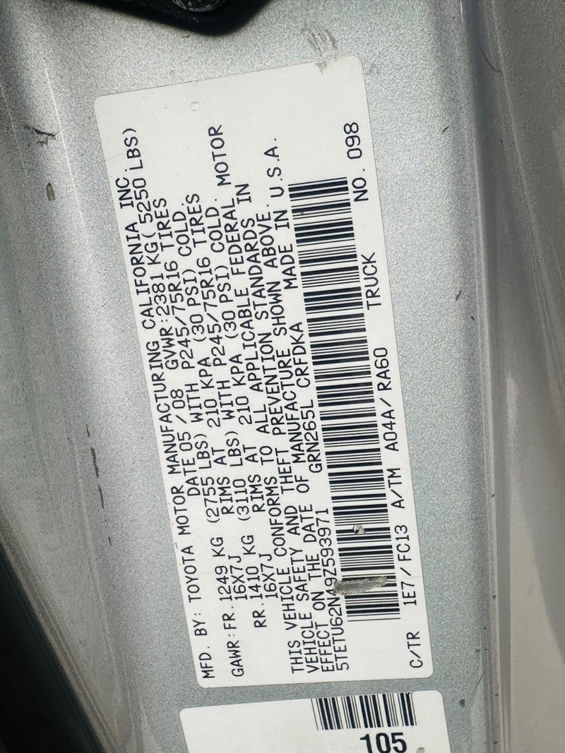 Toyota Tacoma Vehicle Full-screen Gallery Image 37