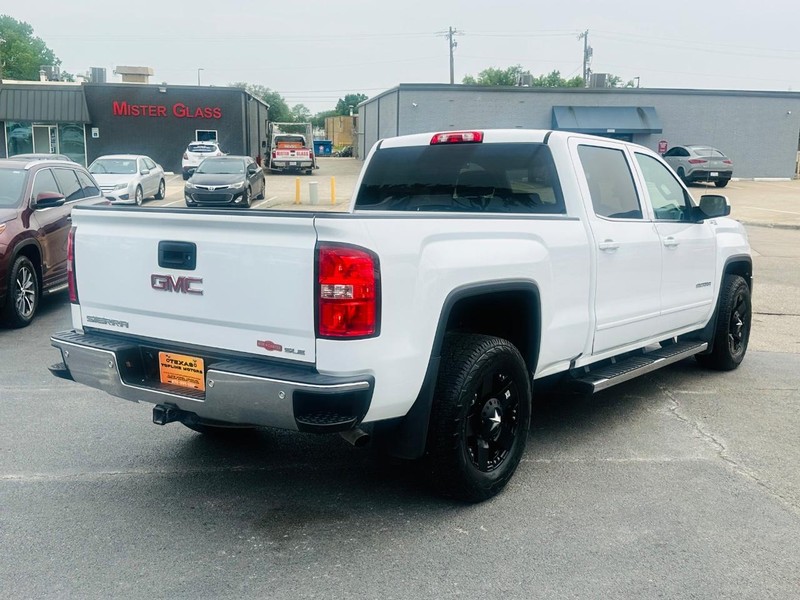 GMC Sierra 1500 Vehicle Full-screen Gallery Image 10
