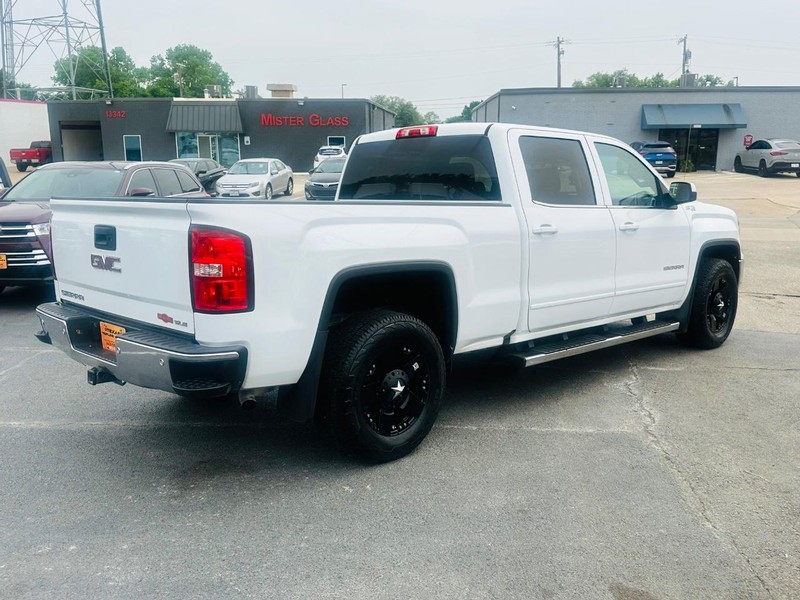 GMC Sierra 1500 Vehicle Full-screen Gallery Image 11