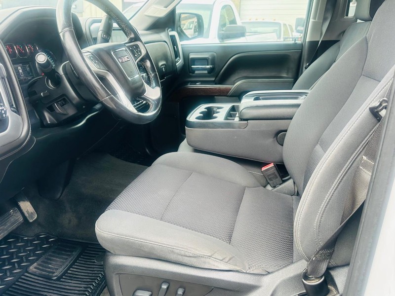 GMC Sierra 1500 Vehicle Full-screen Gallery Image 15