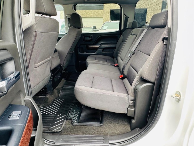 GMC Sierra 1500 Vehicle Full-screen Gallery Image 17