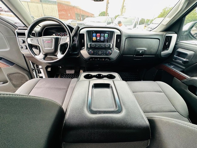 GMC Sierra 1500 Vehicle Full-screen Gallery Image 19