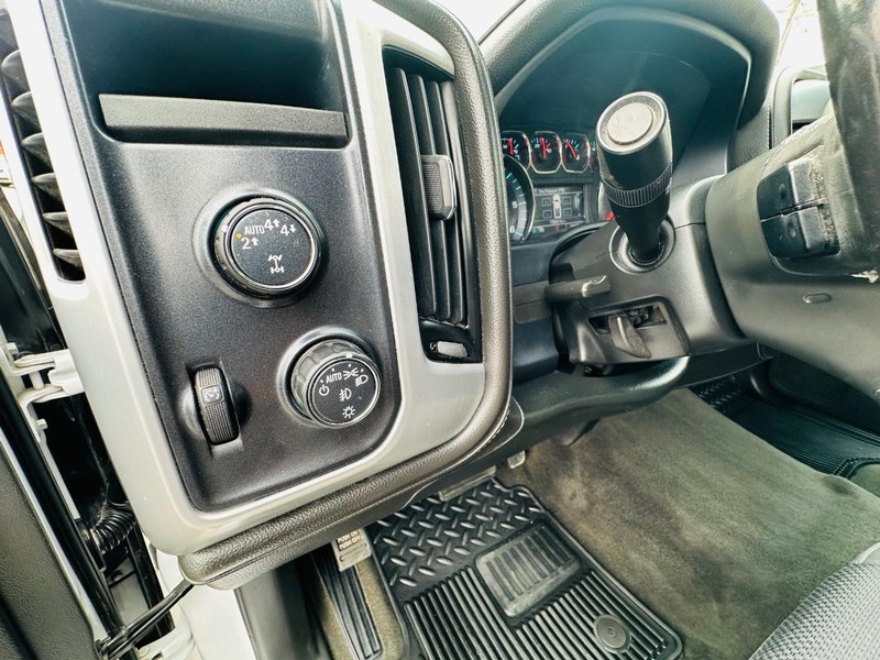 GMC Sierra 1500 Vehicle Full-screen Gallery Image 21