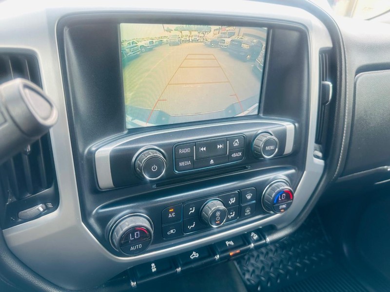 GMC Sierra 1500 Vehicle Full-screen Gallery Image 26