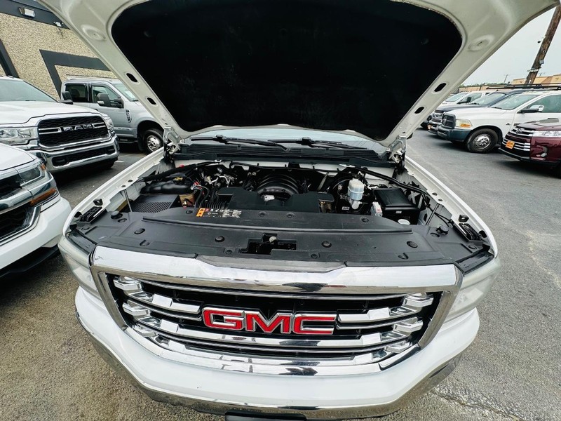 GMC Sierra 1500 Vehicle Full-screen Gallery Image 27