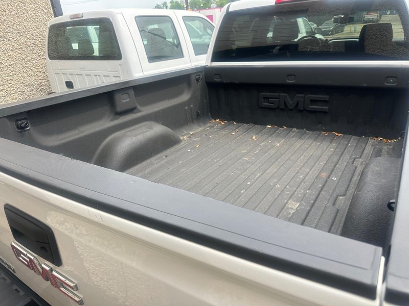 GMC Sierra 1500 Vehicle Full-screen Gallery Image 29