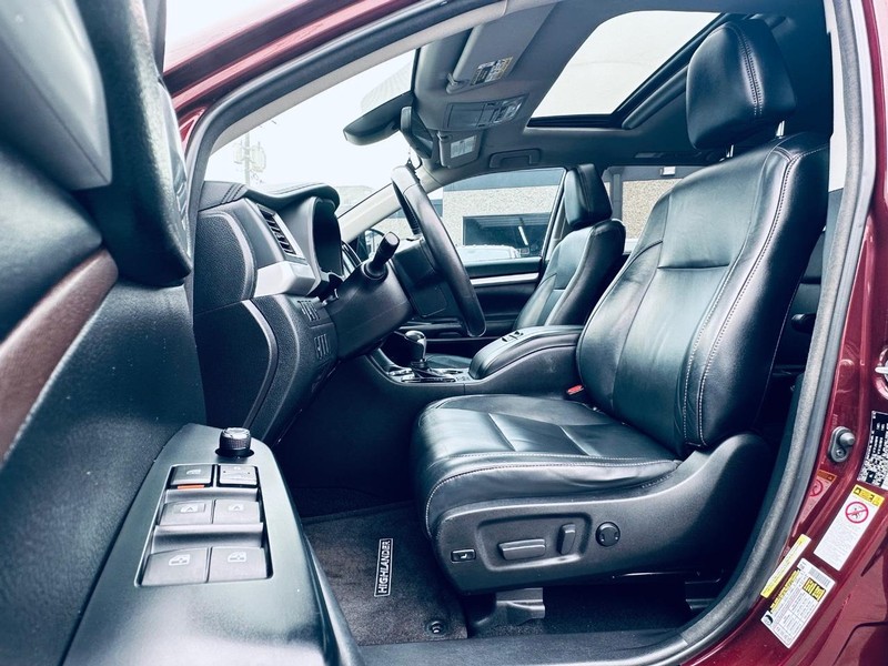 2018 Toyota Highlander XLE photo 16
