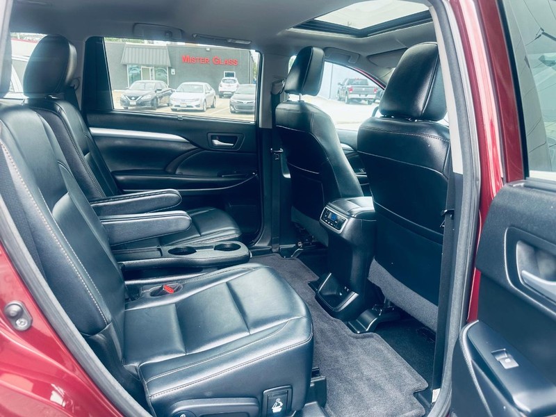 2018 Toyota Highlander XLE photo 24